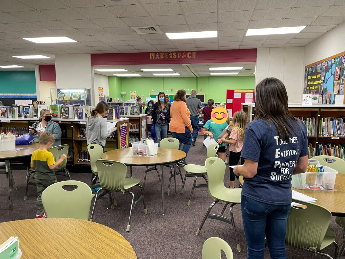 readingyoder's tweet photo. @ThurmontPrimary &amp; @fcpstes are #BetterTogether Tonight, we to held a joint Literacy Night! Thanks to @FCPS_Reynolds @FCPS_teslibrary @TPSmediacenter &amp; @fcps_KStevens for helping to make it a success! @MBaiseyFCPS @KWilliams_fcps https://t.co/5z8cdrtpfR
