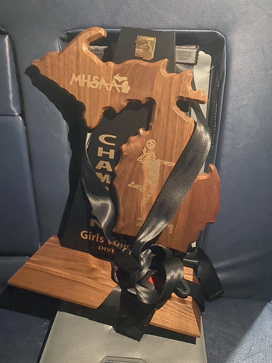 Shrine_Volley's tweet photo. Uhhh, you’re coming home with me… https://t.co/BNQp2s3YNu
