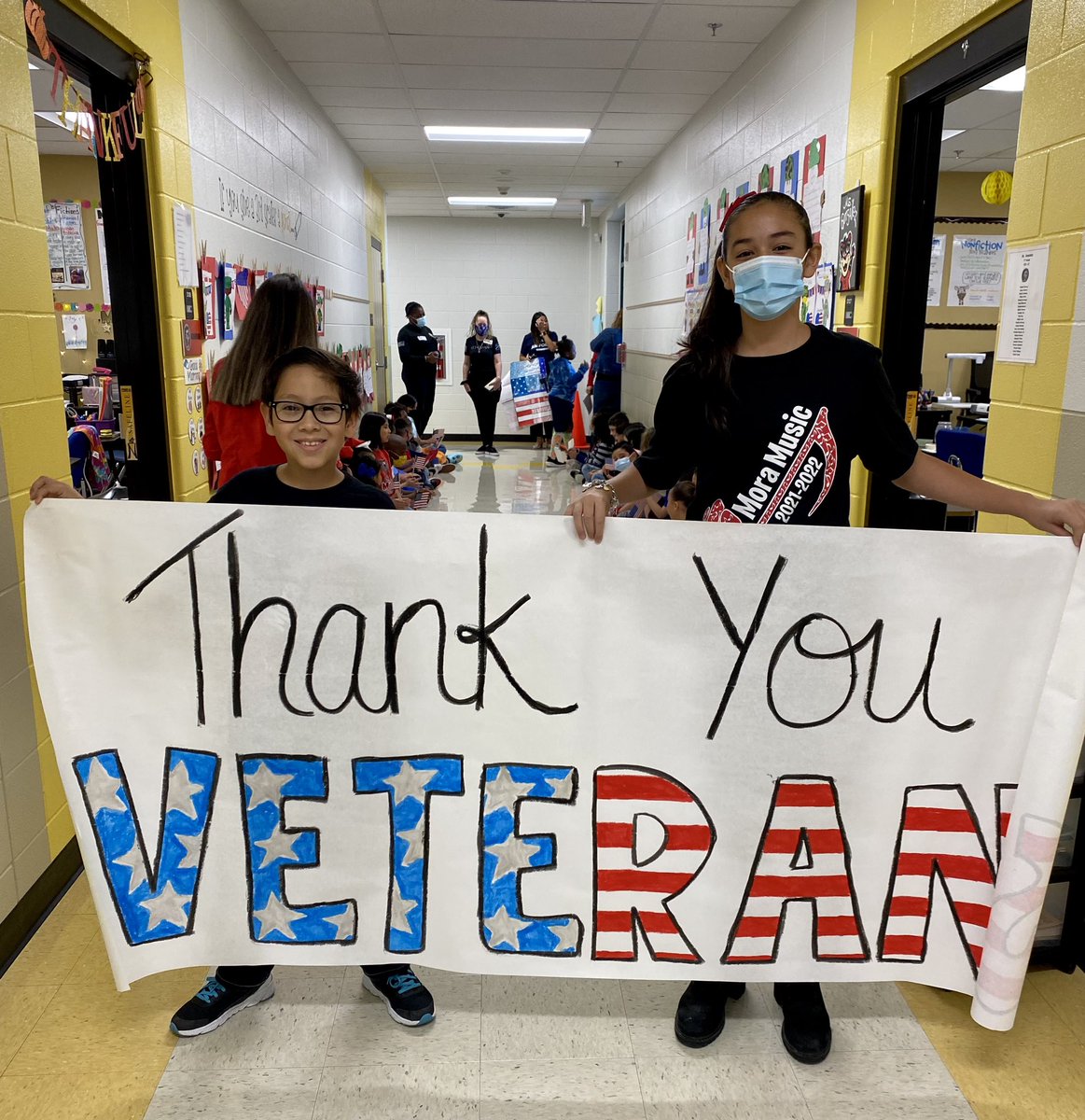 MrsKill3rd's tweet photo. What a beautiful parade and assembly to honor our Veterans! #MoraLegacy #BearcatsBetterTogether https://t.co/BX0azkwF7e