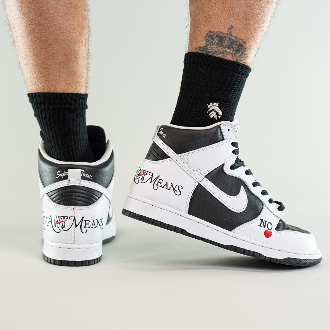 sneakerhack1's tweet photo. SUPREME × NIKE SB DUNK HIGH BY ANY MEANS 2021年発売予定
→ https://t.co/J0VSK2dbem
着用画像リーク https://t.co/gBuUXKSfTa