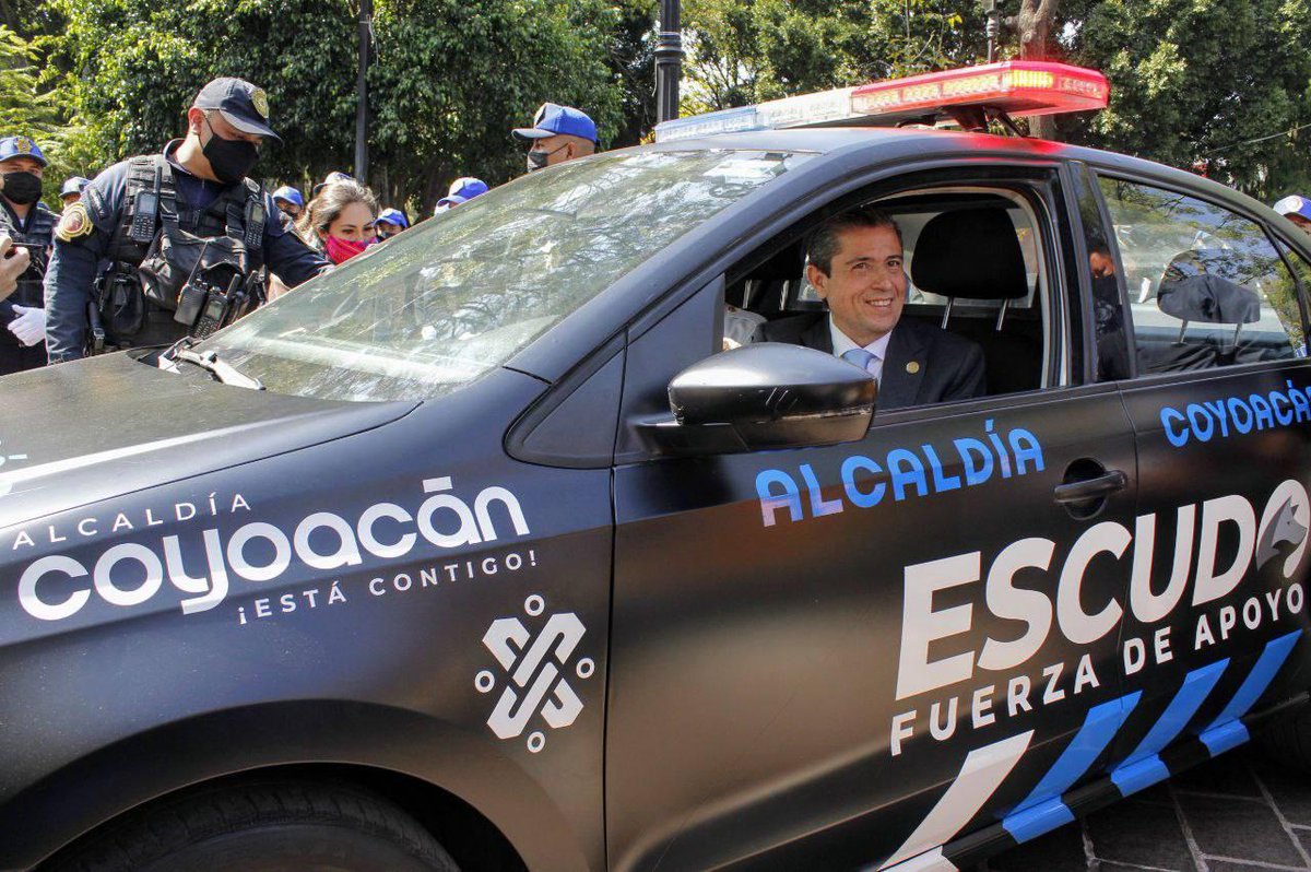 giogutierrezag's tweet photo. Después de muchas administraciones con el mismo número de policías en plantilla, en #EscudoCoyoacán incrementamos el 50% de elementos, para garantizarte seguridad 24/7. #CoyoacánEstáContigo https://t.co/MJAZOwQ9jb
