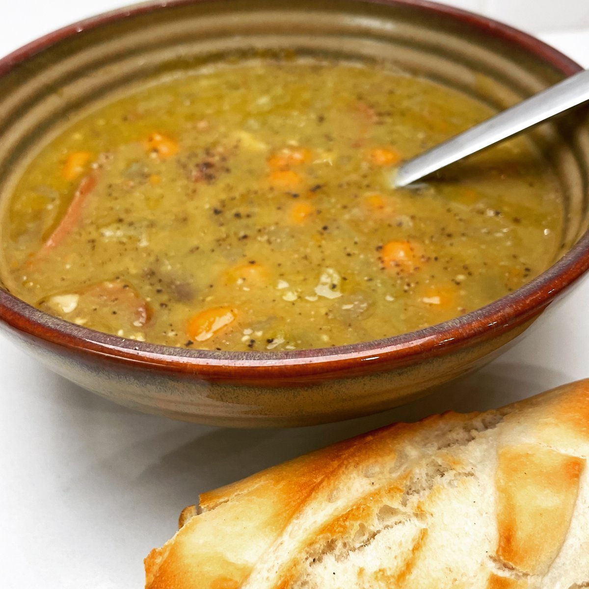 PalateWorld's tweet image. Soul-Warming Slow Cooker Split Pea Soup with Ham Soup
Bring the comfort.
theworldpalate.com/2021/11/11/sou…

#soup #soupseason #splitpea #dinner #easyrecipes #recipeoftheday #lunch #warm #cozy #comfortfood #yummy #cooking #slowcooker #healthyfood #ww #noom #weightwatchers #soups #recipe