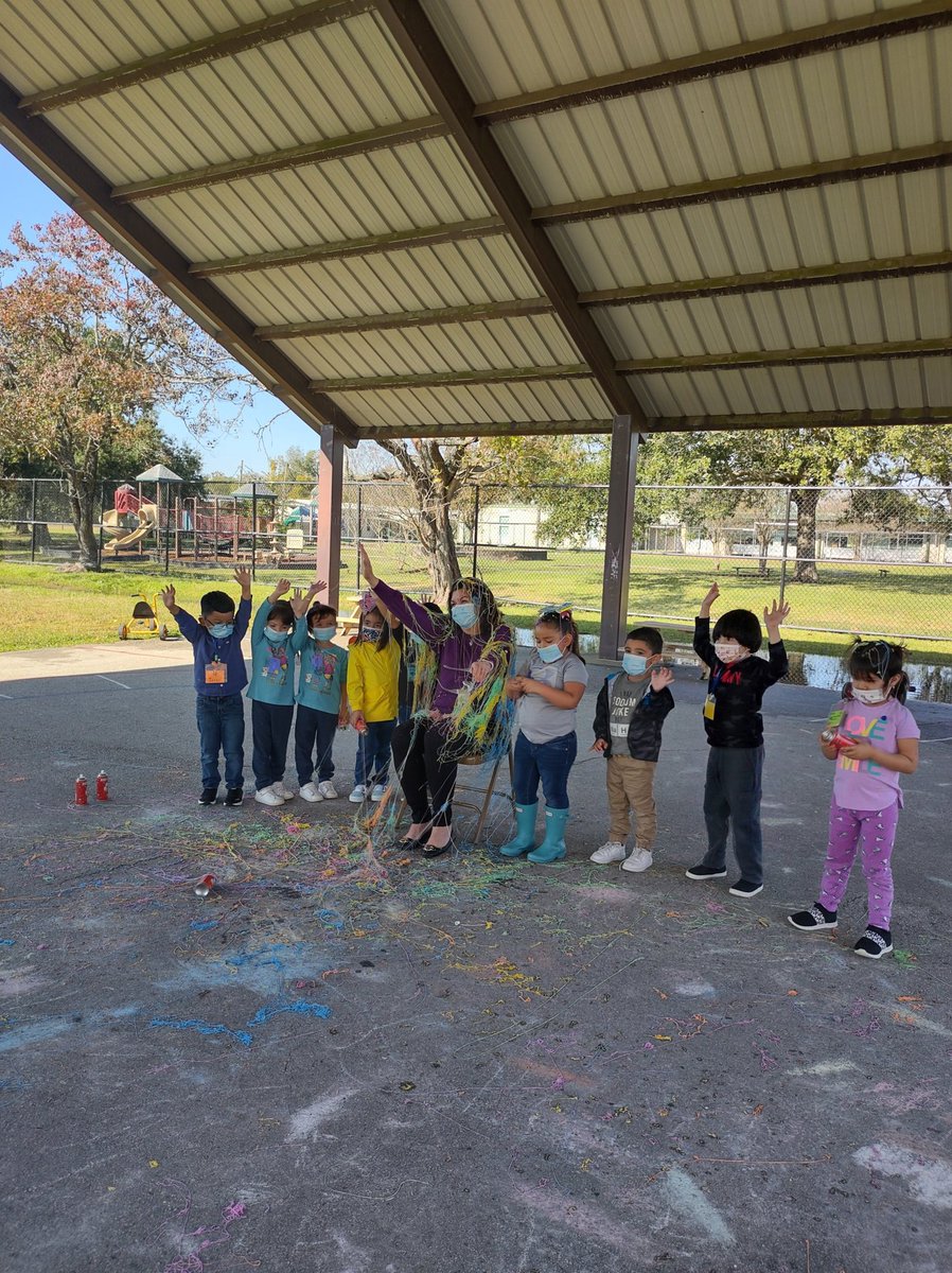MariaGa07315022's tweet photo. Me agrada la principal de farias ,tener ese cariño con nuestros niños ,los padres la queremos. https://t.co/BQgU3OALLo