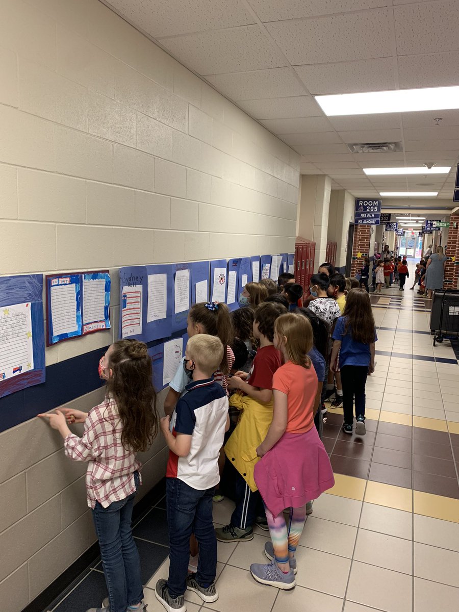 mrs_winters2's tweet photo. We love our veterans! This sweet class wrote letters to veterans that they knew and those they didn’t!  We are thankful for your service!! #loveourveterans @DeretchinCISD https://t.co/EZYO6tiEDM
