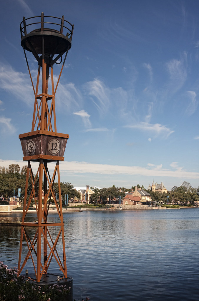 gregorius_aloys's tweet photo. I modeled this so long ago and have wanted to make a physical model for forever. One 3D printer later... Not perfect, but a great first iteration! @DisneyParks #illuminations #epcot #reflectionsofearth #worldshowcase https://t.co/E7yykOJcWJ