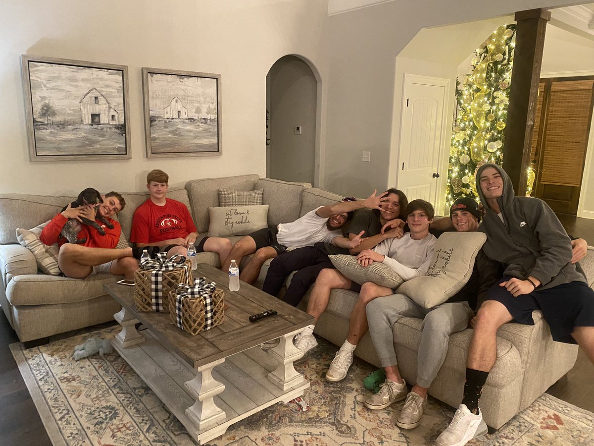 Fball_DC's tweet photo. We had so much fun with our seniors at @CoachFordDC’s house tonight! A big Happy Birthday to Yahya too! Now to focus on our big PLAYOFF game tomorrow!! 🧁🍔🏈🌭 #Dtrapp #playoffbound #family https://t.co/y9Jq3617sQ