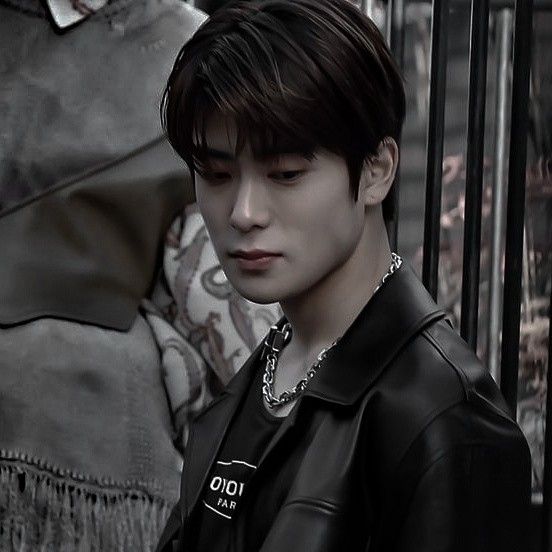 Mutualan sm gua sini, gua masih baru nyoba rp di twitter . Seklian fmbst'an sm gua. 

#roleplayer 
#roleplayertwt 
#rolplayerindonesia