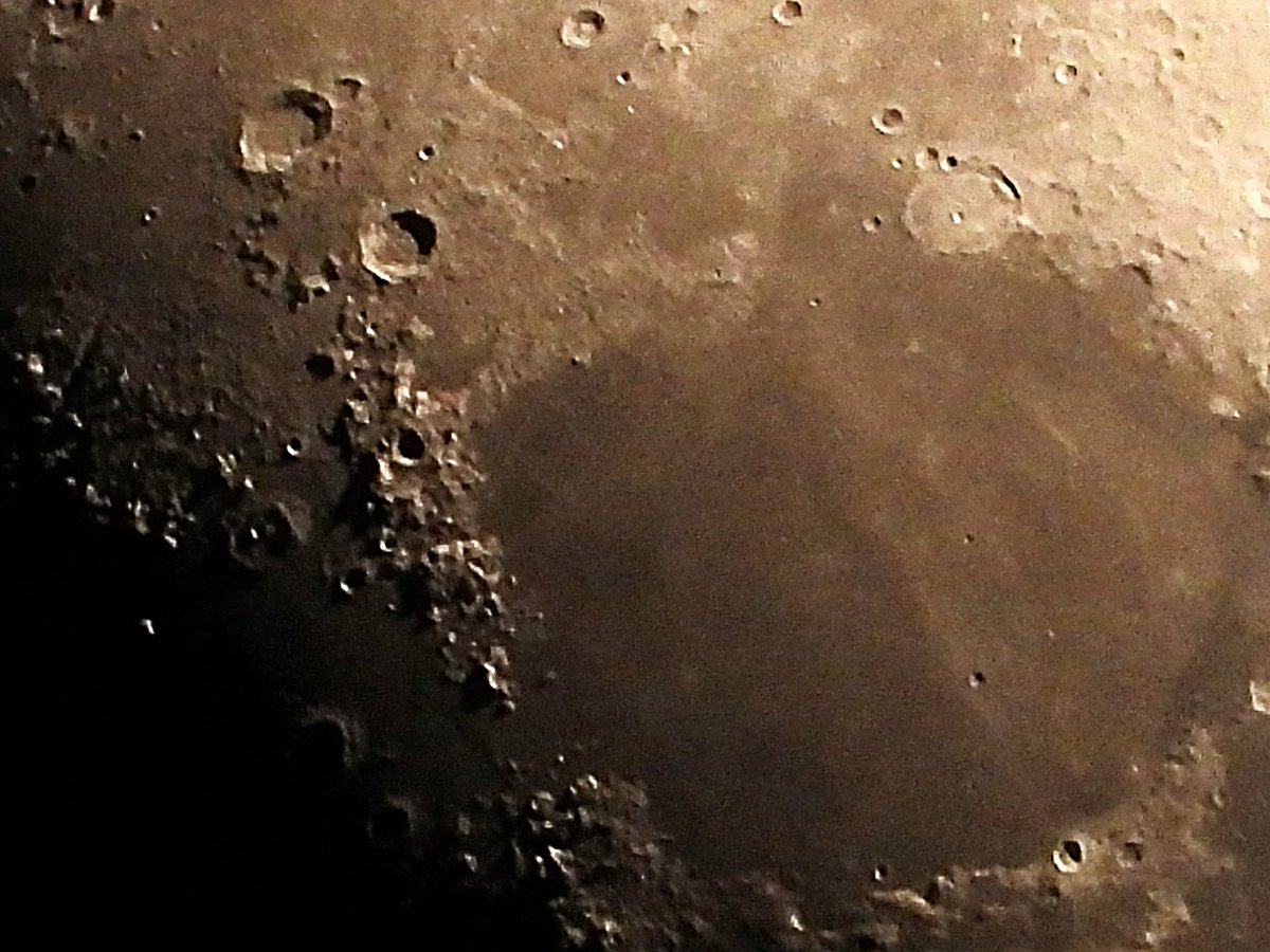 Evasquez8071's tweet photo. #cráter, #Posidonius, 95 x 2.3 km
#mare, #Serenitatis, 674 km
#moonshot
@ReneLuciani
@RhoPrimoLeonis
@UnTalMoman https://t.co/hxGTmAxwWG