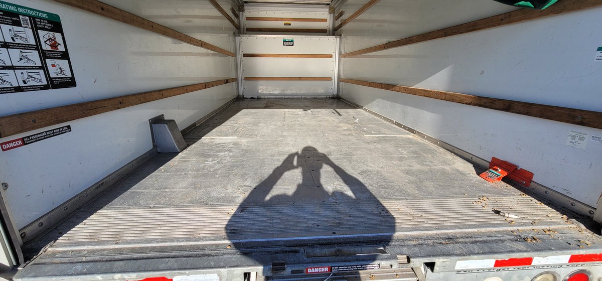 SineboyWaveman's tweet photo. Just making sure it is clean, it was not. #uhaul why do people think they can return trucks in a messed up state?  I know we can charge for this, but why are people so dirty. https://t.co/gFU7YIc2bW