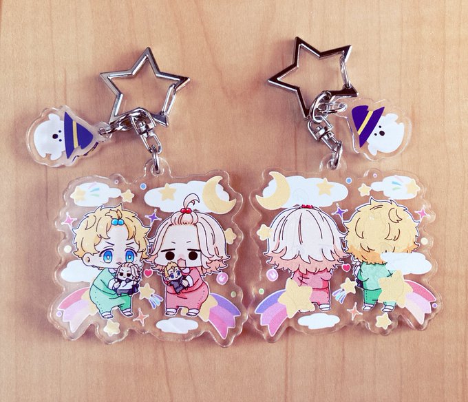 マイと武のアクキーとどいた☀️
背景を左右反転しただけなのでお月様🌙とか流れ星💫の位置がそのままになってしまった…☺️
フィルターかけてお写真撮ったけどそのままの色も綺麗に印刷されました🥳

おばけちゃんチャーム無料なので…つけました… 