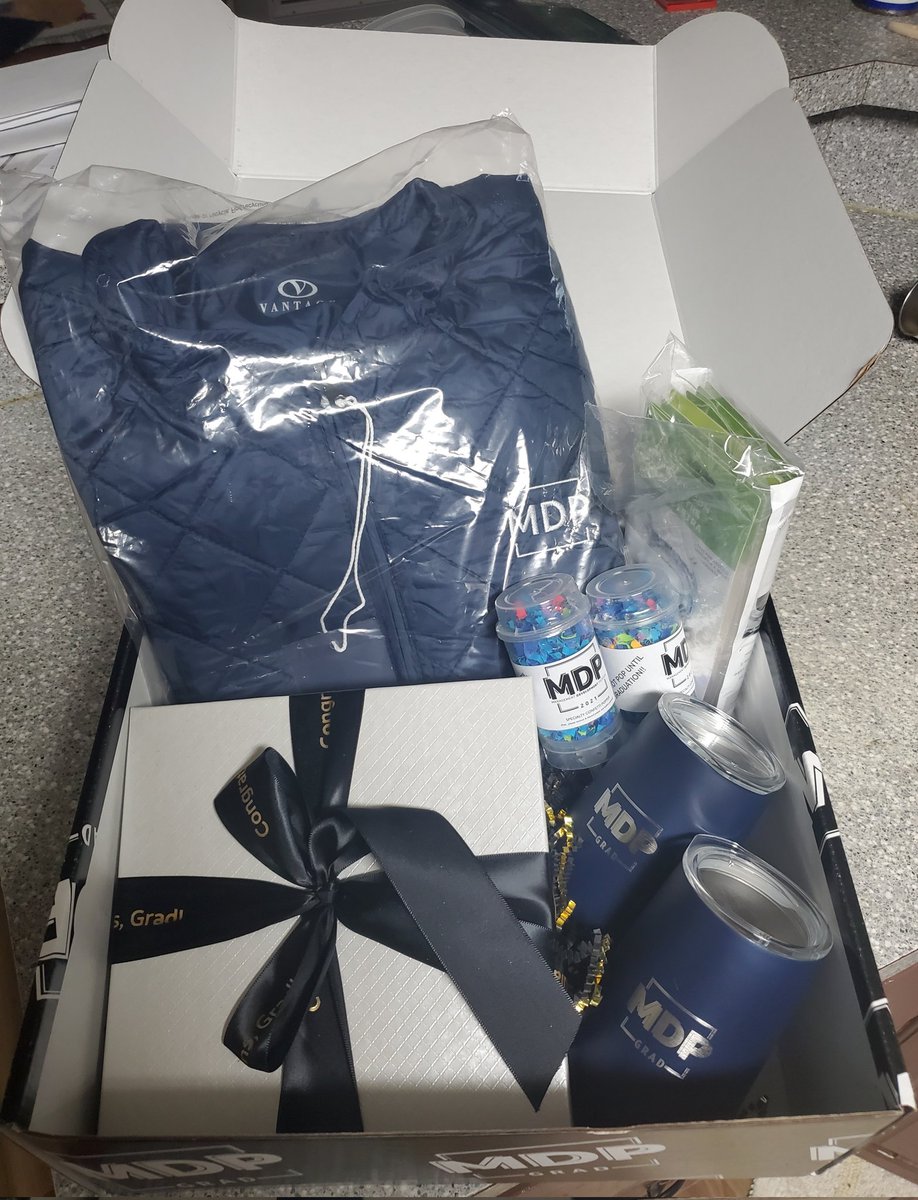 TraceyWhitley19's tweet photo. 2021 MDP GRADUATION BOX!!!!   #2021MDPLife https://t.co/uKeoRAyrgE