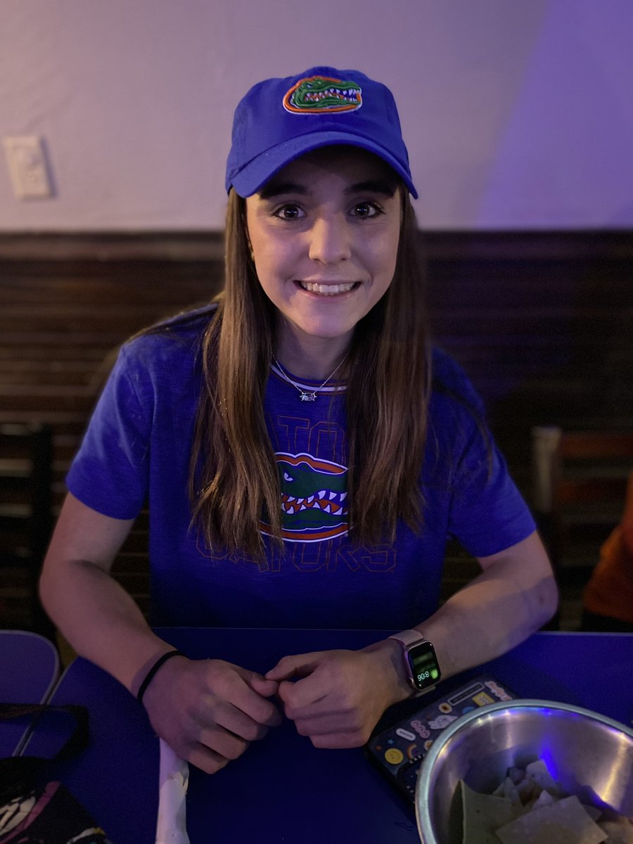 Breanna93474058's tweet photo. GATORS https://t.co/3bYadkzsjO