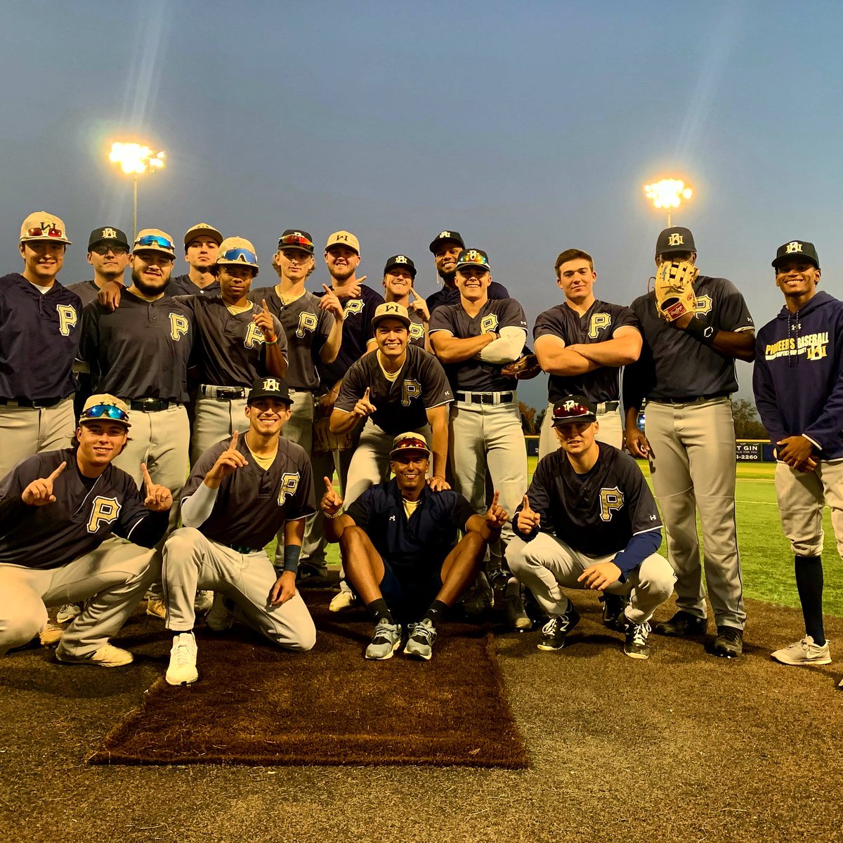 wbu_baseball's tweet photo. Fall 2021 World Series #navyteam https://t.co/C8h3WF7i6F