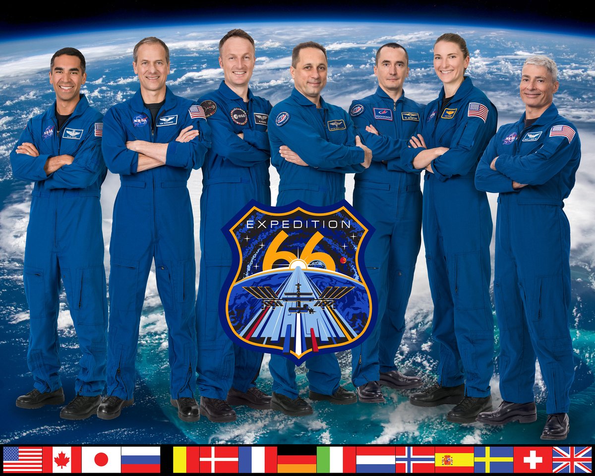 The official portrait of the seven-member Expedition 66 crew. From left are, NASA astronauts Raja Chari and Thomas Marshburn; ESA (European Space Agency) astronaut Matthias Maurer; Roscosmos cosmonauts Anton Shkaplerov and Pyotr Dubrov; and NASA astronauts Kayla Barron and Mark Vande Hei.
