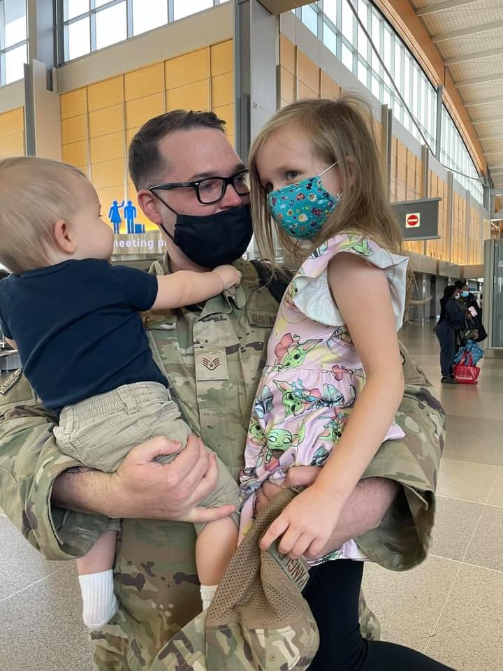 JenniferPangle's tweet photo. My mama heart is beyond thrilled that my son is back on US soil and reunited with with precious family! #VeteransDay2021 https://t.co/TyKSqmvAr0