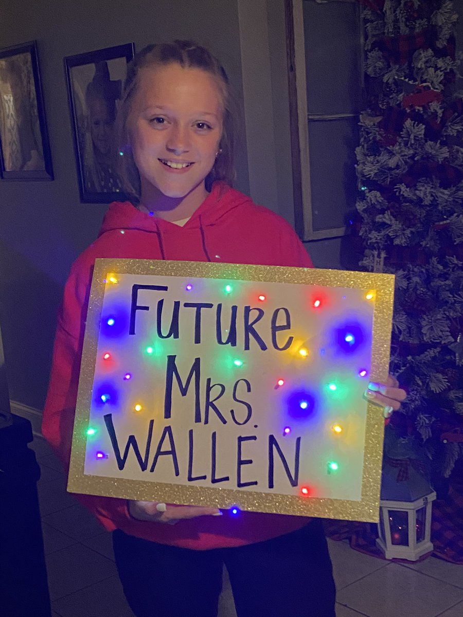 Nickmoonfbcoach's tweet photo. My girl is ready for @MorganWallen tomorrow night!!!! https://t.co/BcSfLSjSpl