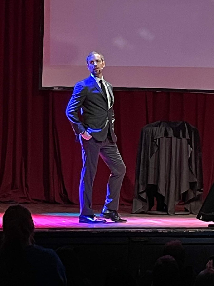 NameIsOnRulers's tweet photo. Had such a great time at #yiaylivelive ☺ #jacksfilms #Cleveland @jacksfilms #freedicky https://t.co/uswNrHtklC
