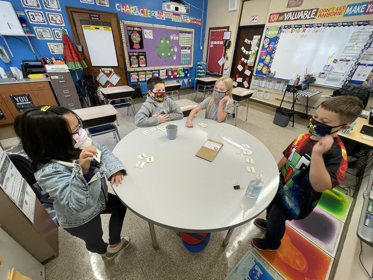 EE “buzz” was a hit this morning.  Kiddos practiced reading EE words and eventually had to define them in order to keep their cards.  “Buzz” cards meant all the cards they collected went back in the bucket—it was anyone’s game! 🐝