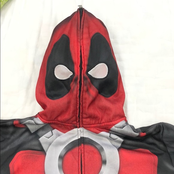 rRuningnCircles's tweet photo. So good I had to share! Check out all the items I'm loving on @Poshmarkapp from @richardorman5 #poshmark #fashion #style #shopmycloset #marvel #apt9 #ferruche: https://t.co/cf29XqilMv https://t.co/7LC9U6hEYl