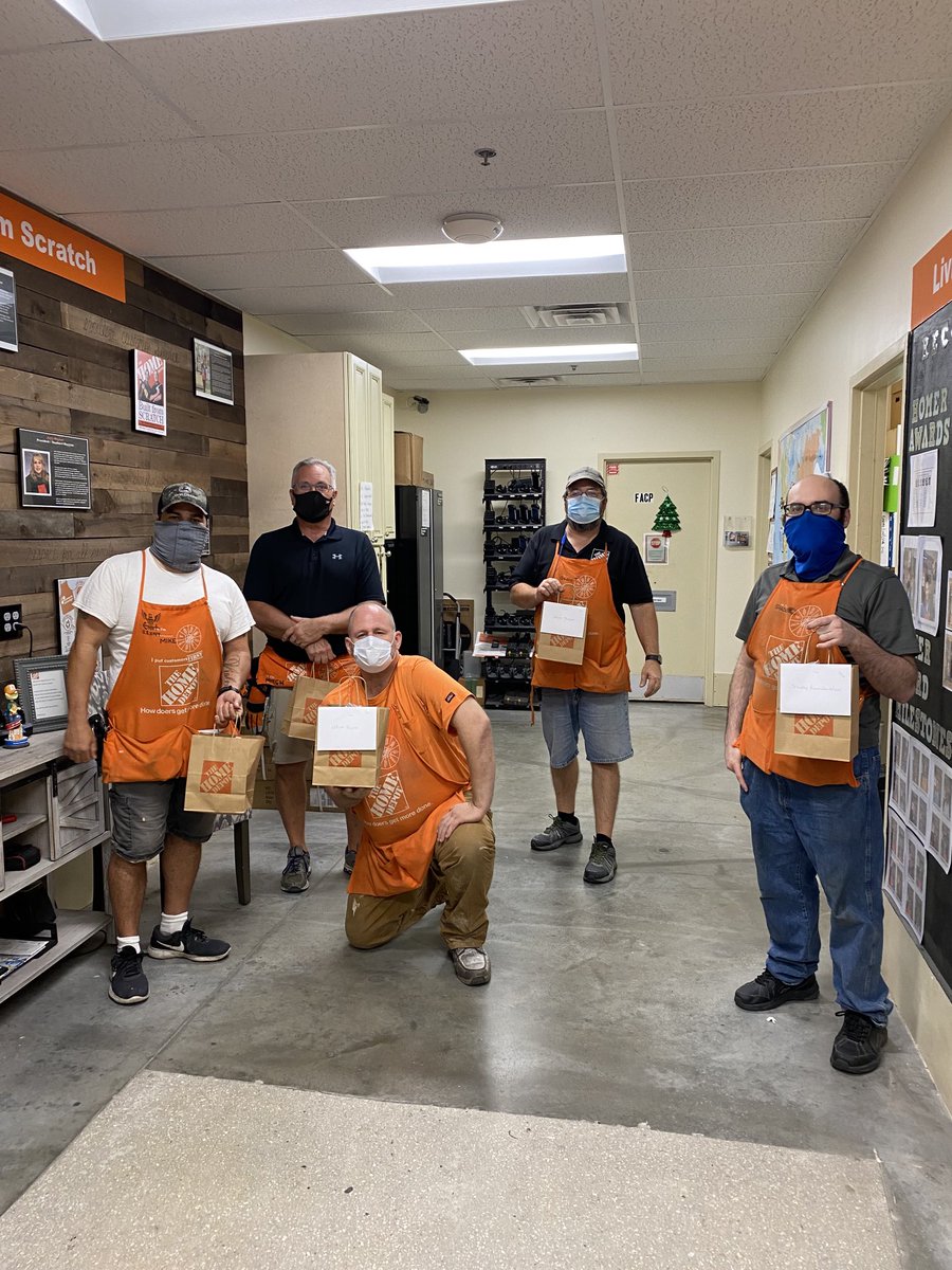 gary osgood (@gary_garygarygo) on Twitter photo Honoring our freight associates who have honorably served our country. Thank you gentlemen for all you did for our country and for us everyday. Mike Fauly,Mitchel Marz, William Gwynn, Steven Thompson and Shadday Adonai Pimienta <a href="/HdStevieG/">Steve Giannakopoulos</a> <a href="/ThomasM02683615/">Thomas Manning</a> Honoring our freight associates who have honorably served our country. Thank you gentlemen for all you did for our country and for us everyday. Mike Fauly,Mitchel Marz, William Gwynn, Steven Thompson and Shadday Adonai Pimienta <a href="/HdStevieG/">Steve Giannakopoulos</a> <a href="/ThomasM02683615/">Thomas Manning</a> 
