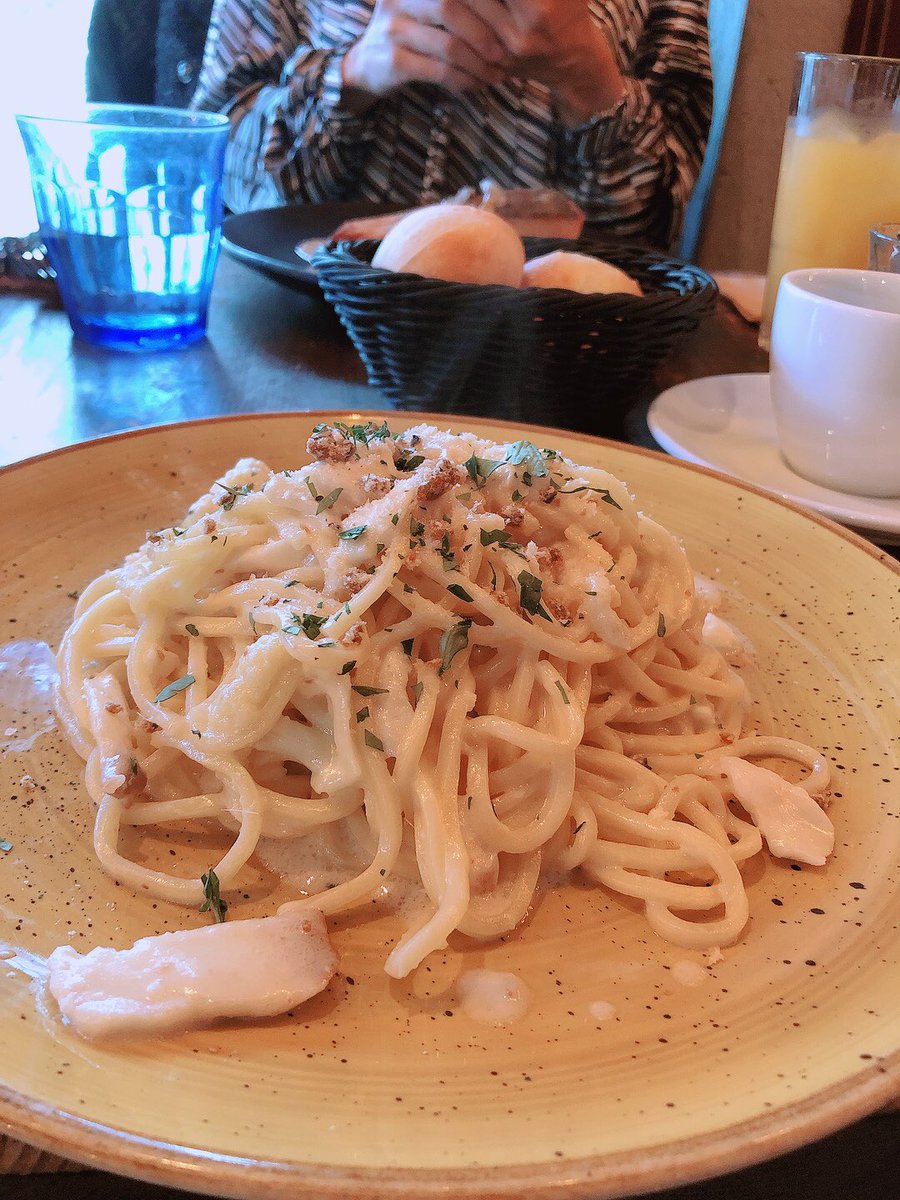 Comorebi923's tweet photo. 生パスタモチモチで美味しかったです✨
以前の職場で仲良くさせていたいてたスペシャル鍼灸師さんと語り合い❤️

#エレクトロハンド���#電気エステ　#鍼灸　# https://t.co/B4TF5een9J