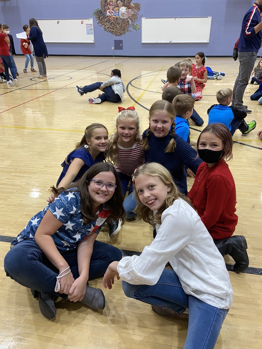 LMECOGDELL's tweet photo. Thank you Veterans…3rd Grade Musical!! 🇺🇸❤️🤍💙 https://t.co/hRG8BR9qEm