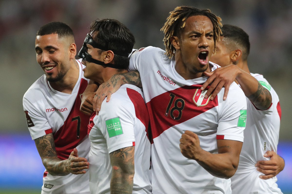 havolinedeport's tweet photo. ⌚️45+2' ¡TERMINA EL PRIMER TIEMPO!
#Perú🇵🇪 3-0 #Bolivia🇧🇴
⚽️9' Gianluca Lapadula
⚽️31' Christian Cueva
⚽️38' Sergio Peña
#EliminatoriasQatar2022 #Fecha13 #PERvsBOL https://t.co/3UFHchVSE3