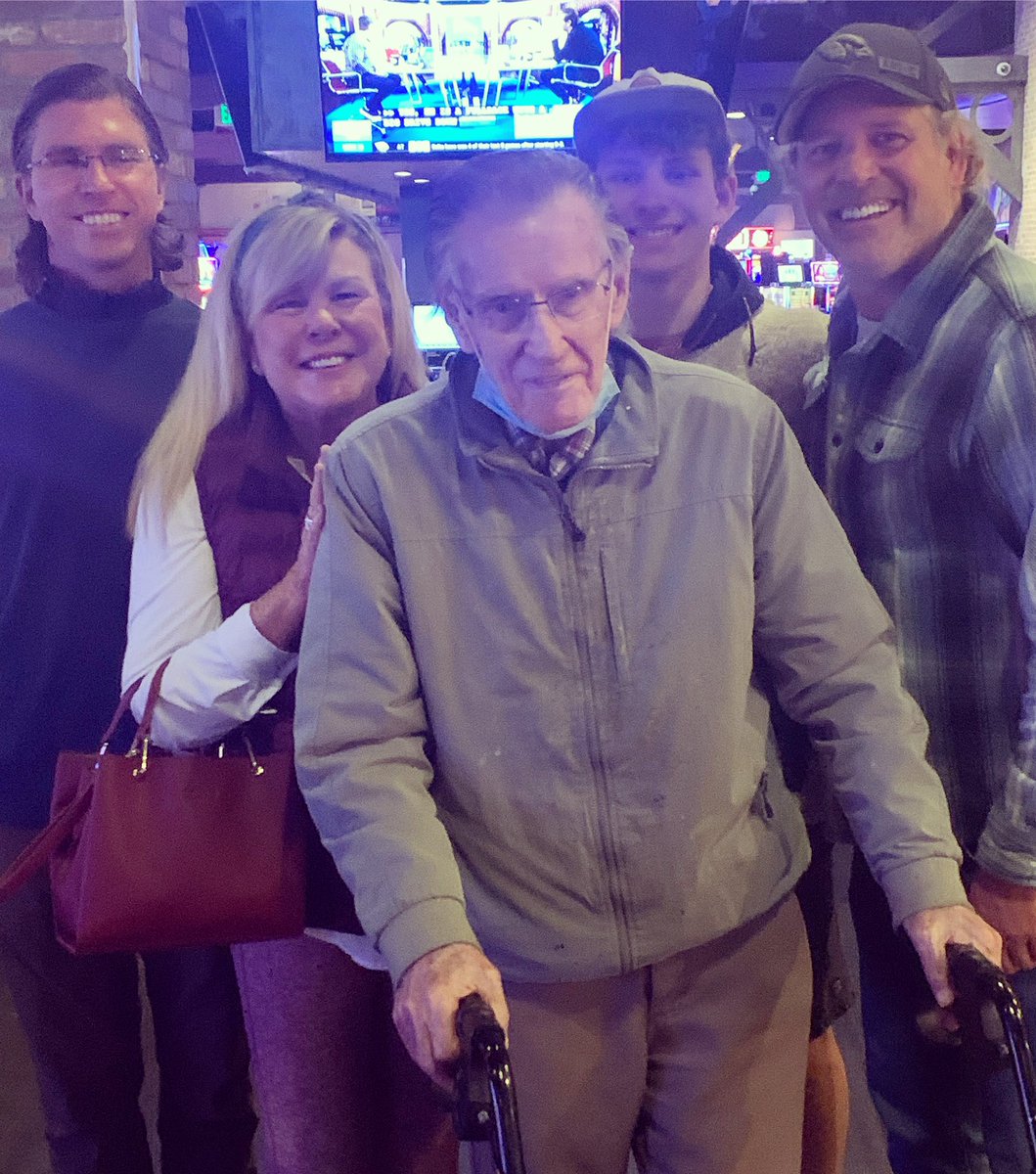 _LifeWithEric's tweet image. Happy Veterans Day🇺🇸My papa is a World War II veteran, 98 years old and looking good! #VeteransDay