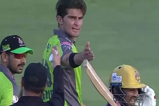 Students_team_'s tweet photo. Jo team apny seniors ki izzt ni krti wo kabi kamyab ni hoti 💔

@SarfarazA_54
@TheRealPCB 
@iramizraja 

#PAKVSAUS 
#ICCT20WorldCup2021 https://t.co/4weyazREVn