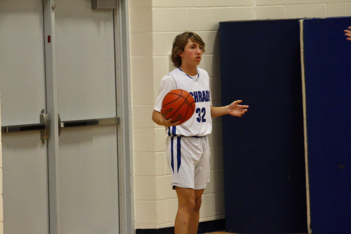 RiverKirkhuff's tweet photo. basketball season here😈 https://t.co/ABawFrgB7Y