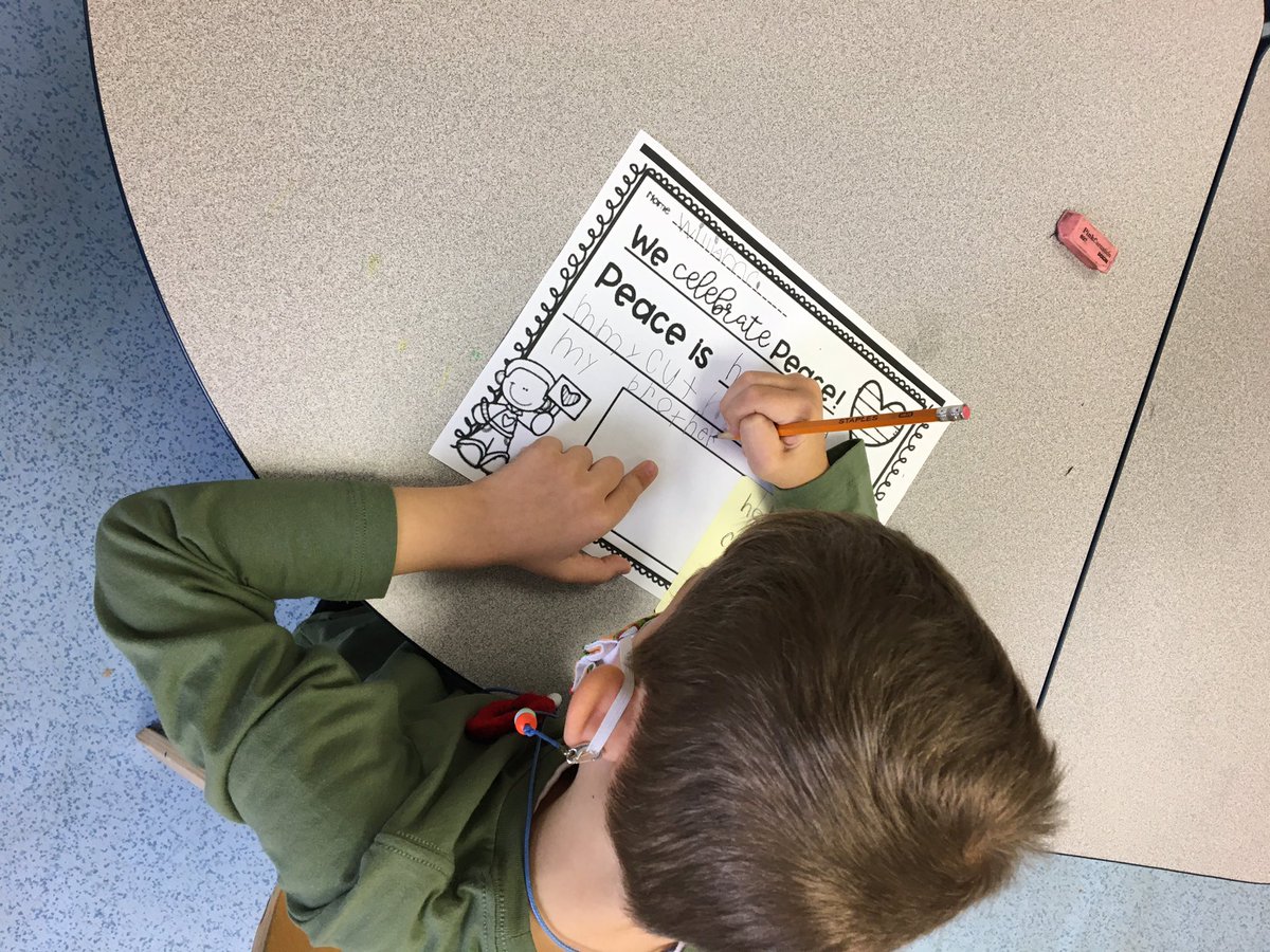 mrslcarmichael's tweet photo. K2 spent a lot of the week learning about Remembrance Day and thinking about what peace means to them. @BrantHillsPS https://t.co/MCEhZygpDB