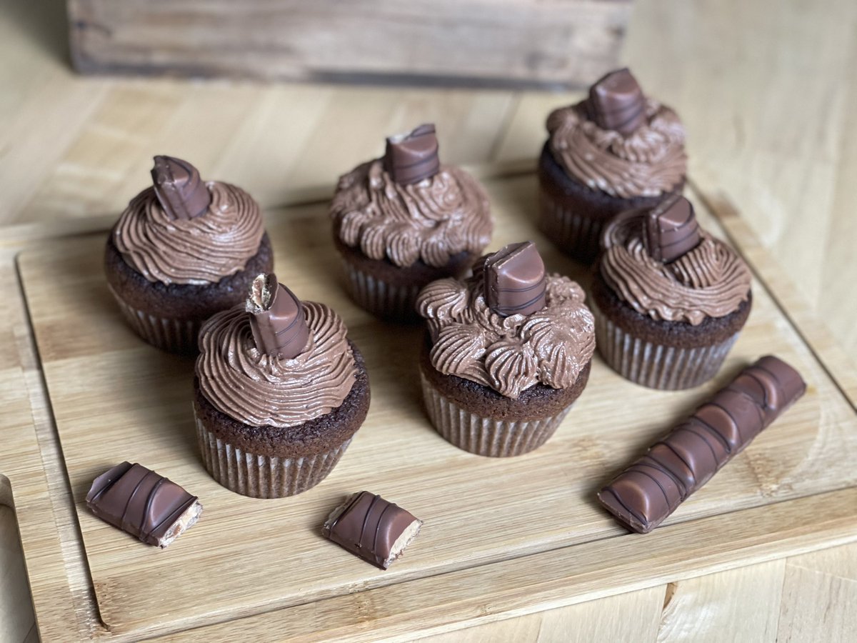 LilyCooking1's tweet photo. CUPCAKE NUTELLA KINDER BUENO https://t.co/obJDYdauv9 via @YouTube  #kinderbueno #cupcake #nutella #abonnetoi #dessertfacile #cupcakes #tweeter #tweet #tweetcuisine #recette #recipecupcake   #kinder #YouTubeShorts #youtuber https://t.co/hhEfzDhhkG