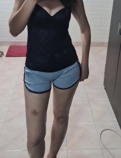 Talk_Sw's tweet image. ขาชนขอบโต๊ะ แต่มีคนดูที่อื่น