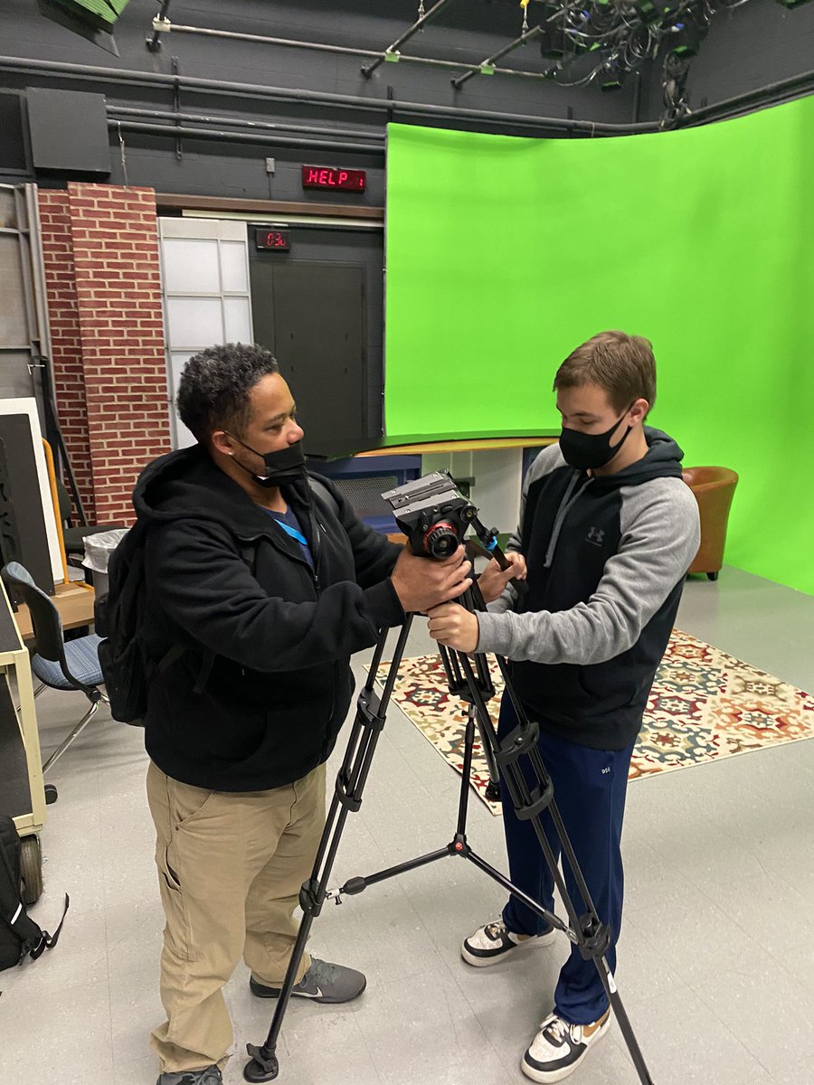 D86Bridge's tweet photo. Looks like we might have a director, cinematographer, lighting director, and actor amongst our students....and staff. Proud to be a part of this student project @CollegeDuPage! https://t.co/dSDUMYiTd6