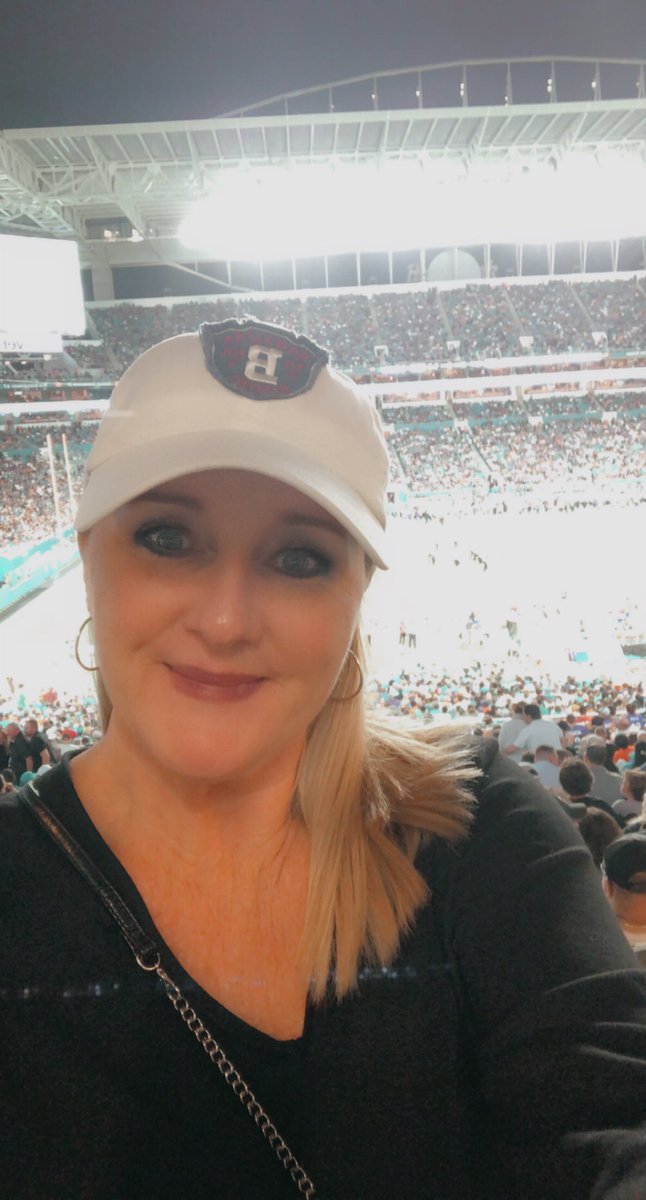 KWalinsky's tweet photo. Fun night at the Miami Dolphins game!
@HardRockStadium 
#FinsUp https://t.co/7aaV3qnTlz