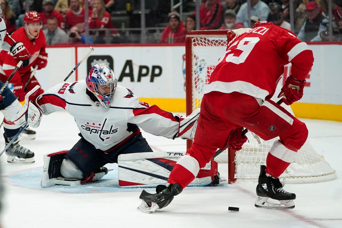 #ALLCAPS  Zach Fucale 

26th goalie in NHL history with a shutout in his NHL debut