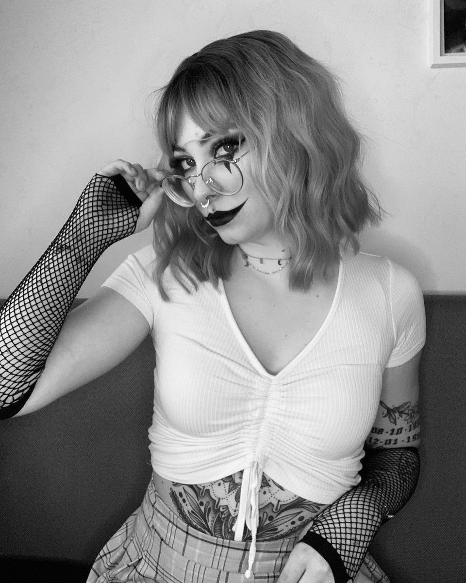 ArisonLashes's tweet photo. The dark mode of 👑@sophoeniix 's Joker look is stunning! Using ✨ #ArisonLashes ✨ Thank youuu~🖤🤍

✨ TODAY ONLY ✨⁠
⤴️ LINK IN BIO: 20%OFF for our 3-PC lash set 𝐀𝐮𝐭𝐡𝐞𝐧𝐭𝐢𝐜 𝐅𝐚𝐧𝐭𝐚𝐬𝐲 !

---
#repost #makeupofinstagram #motd #fakelashes #falselashes #makeupartist https://t.co/NPwZsz79IS