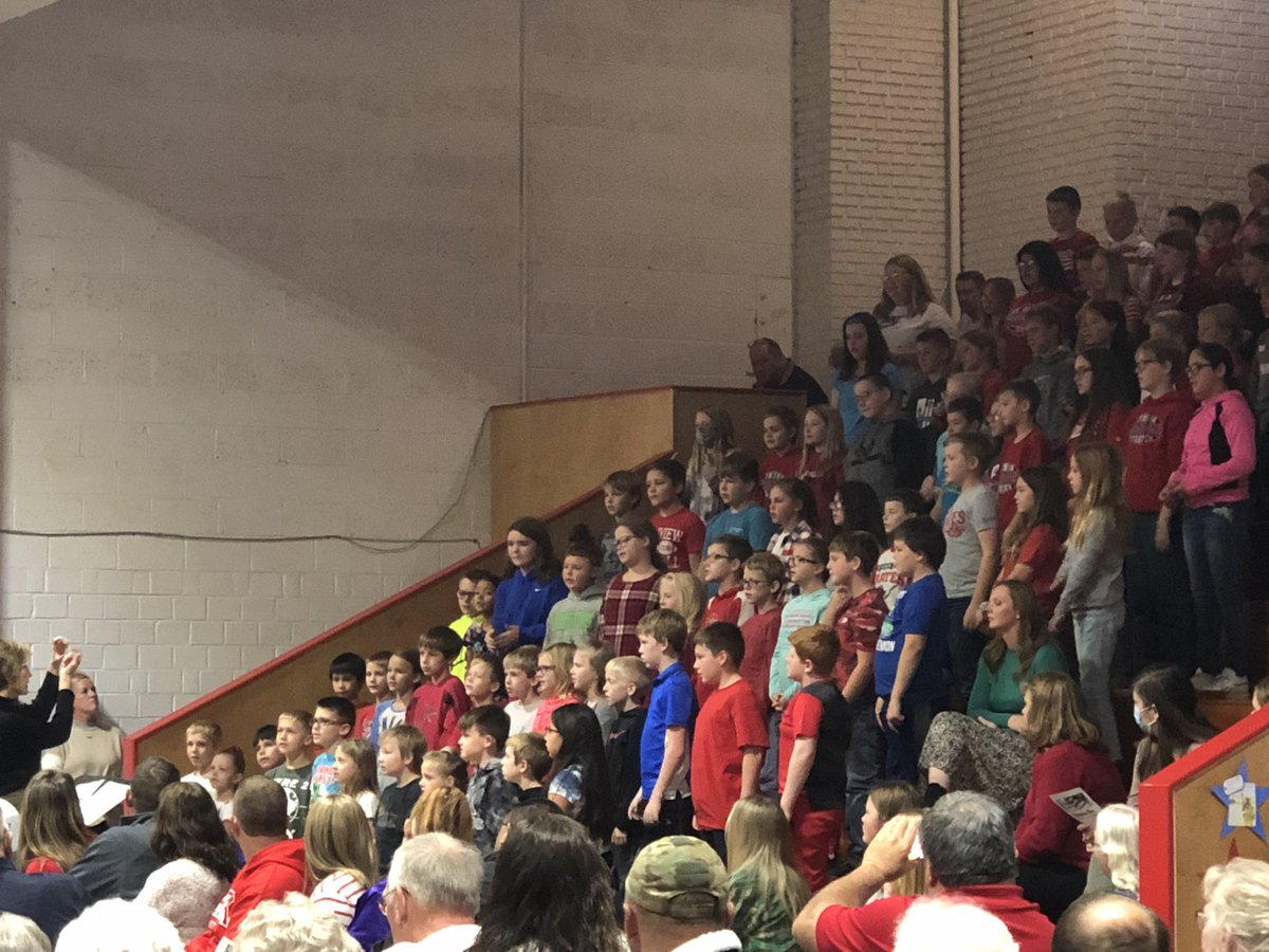 PHSPiratePride's tweet photo. Happy Veterans Day! The elementary students sang their hearts out at the program. Proud of them, their teachers, and thankful to all veterans for their service! #elementaryrocks #thankful https://t.co/dKJAHqBg9n