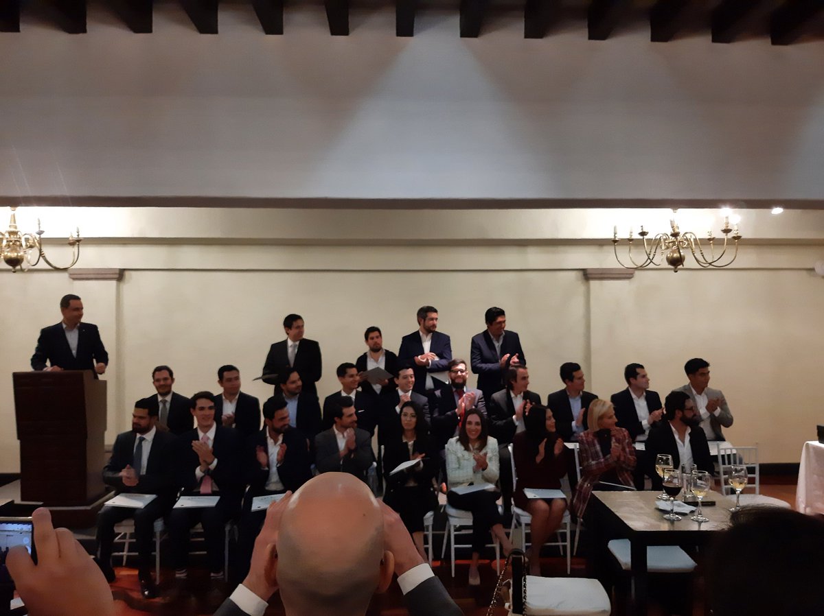 Gustavo_ET's tweet image. 2021 CFA CHARTER Recognition
Felicidades a los nuevos Charterholders, bienvenidos a @CFAMEXICO !