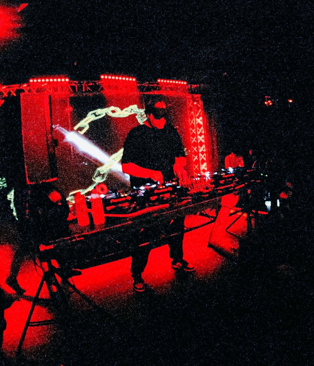 jaredtinetti_'s tweet photo. stoked to be able to shoot my brother @montell2099 for my first show ive shot in la also first time shooting him play while here 🤝🇳🇿 https://t.co/yyEsoDr5vC
