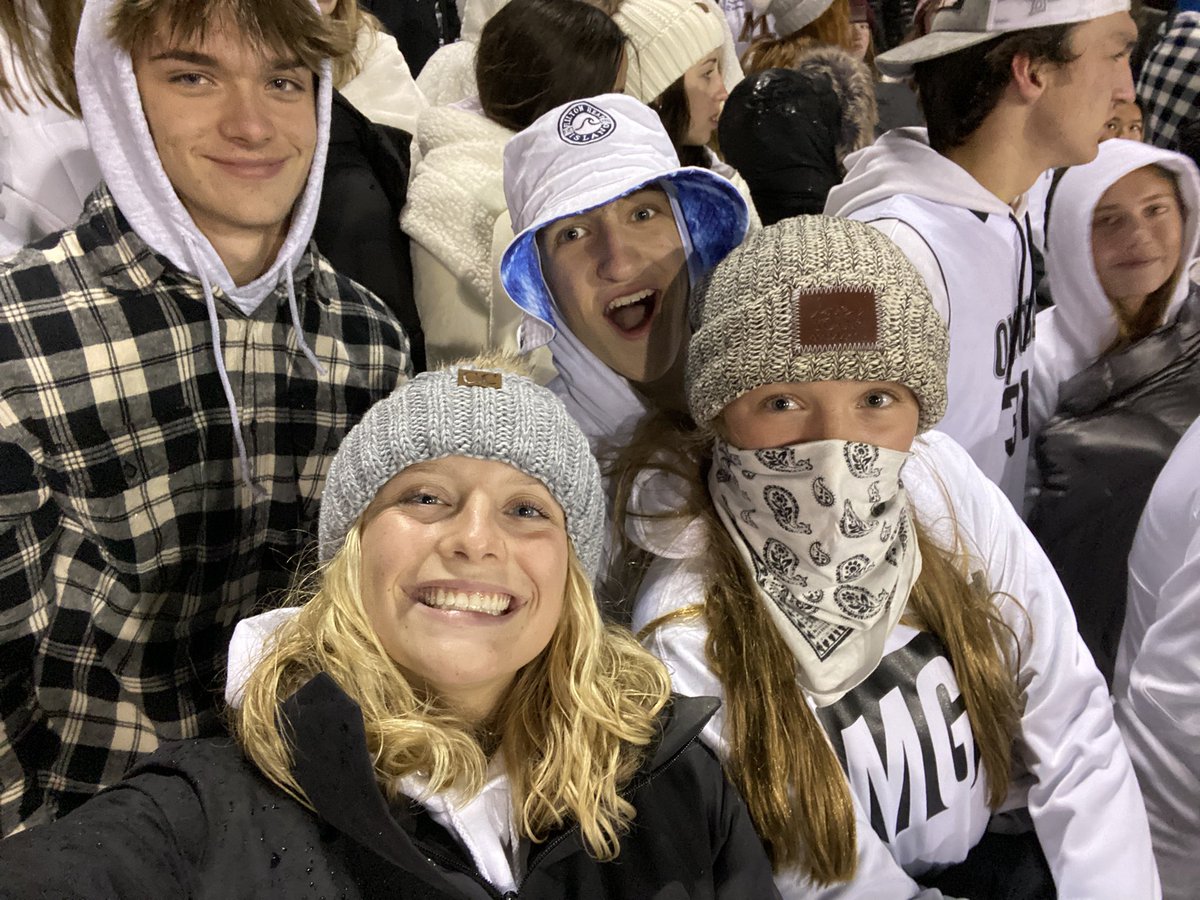 MG Softball supporting <a href="/Crimsonfootball/">Crimsonfootball</a> in EP for the State QT Final Game!!! #getitdone #WeAreCrimson #TheBank <a href="/E_Berry12/">Elizabeth Berry</a> <a href="/cassiestpeter/">Cassie St. Peter</a> <a href="/ihle_leah/">Leah Ihle</a>