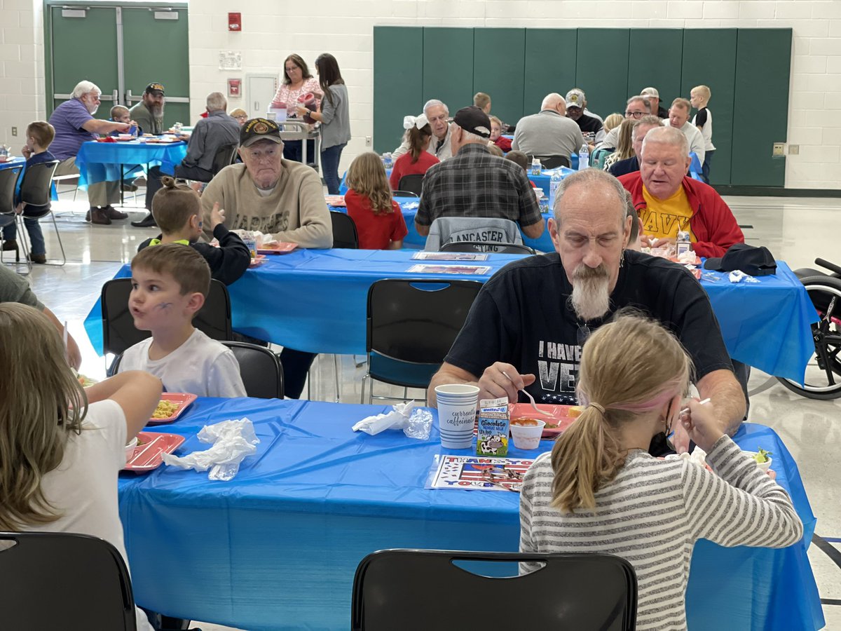 BES_ElemLeader's tweet photo. 🇺🇸 Bremen Elementary Honored Veterans Day in a special way! Thank you for your service to our nation and for courageously protecting our freedoms. 💙 https://t.co/qRdBFg2Byq