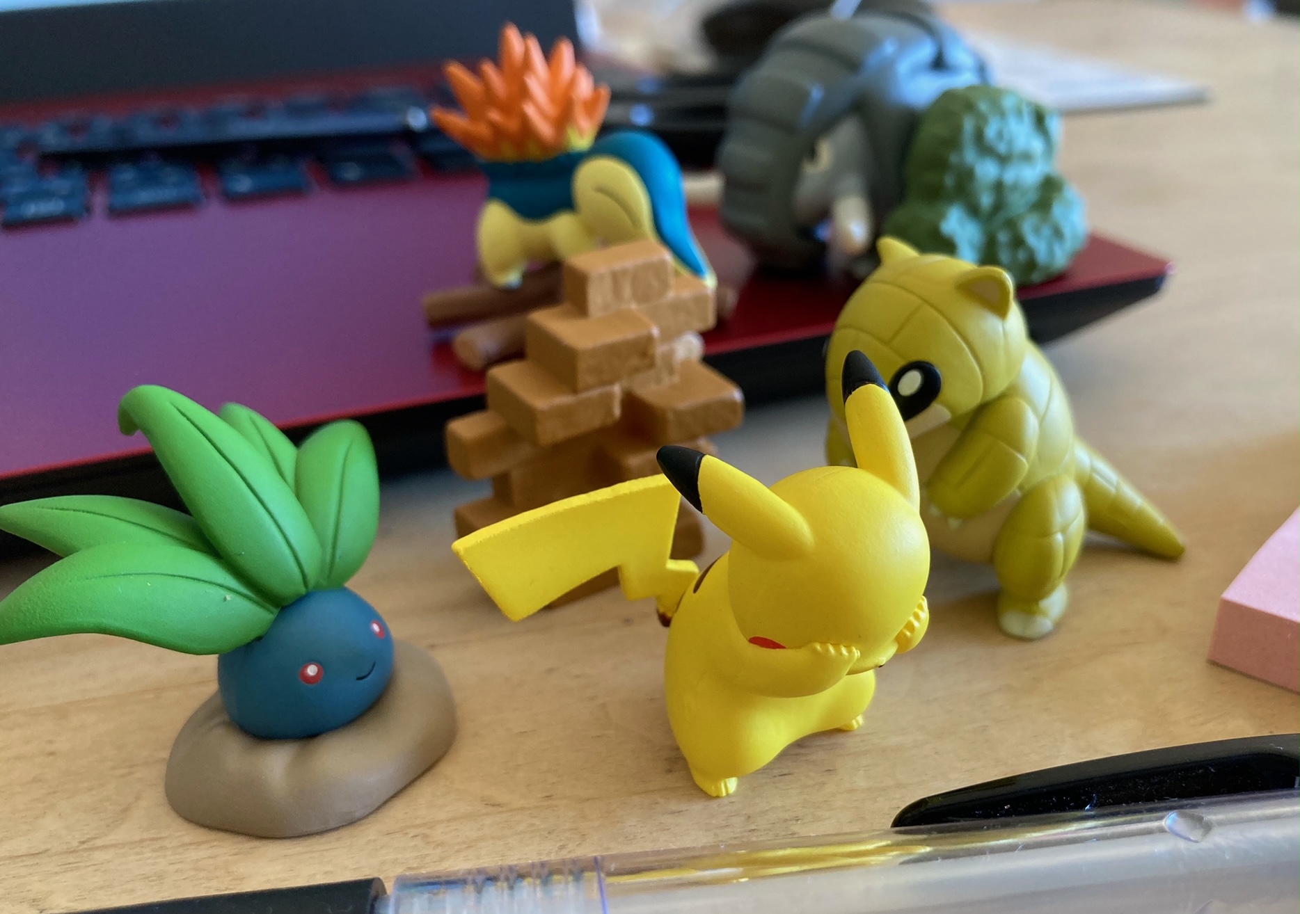 ガチャのペニイ 公式 2月17日は ガチャの日 ポケモン達がみんなで楽しくかくれんぼ かくれんぼなのに可愛さが隠し切れない 存在感たっぷりのマスコットです タカラトミーアーツ ポケットモンスター みんなでかくれんぼマスコット 0円