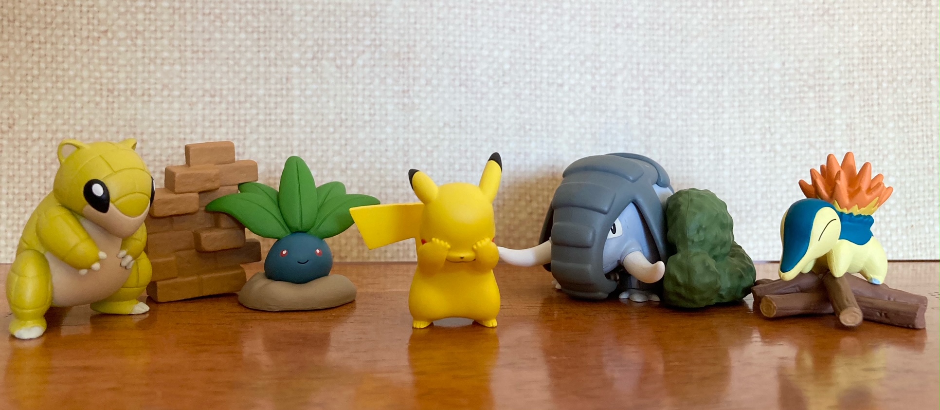 ガチャのペニイ 公式 2月17日は ガチャの日 ポケモン達がみんなで楽しくかくれんぼ かくれんぼなのに可愛さが隠し切れない 存在感たっぷりのマスコットです タカラトミーアーツ ポケットモンスター みんなでかくれんぼマスコット 0円