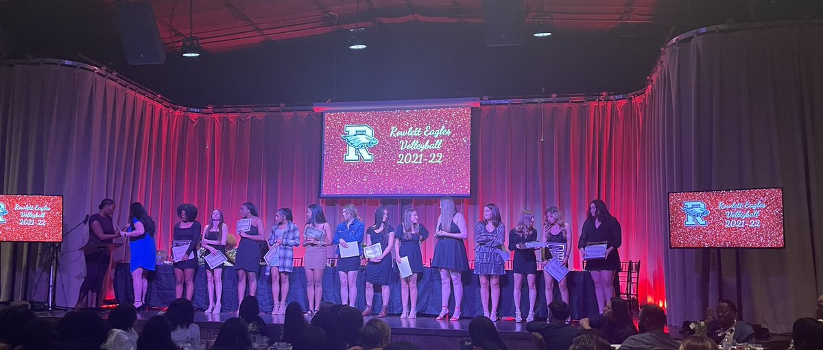 BlakeyNet's tweet photo. What a great end of season @RHS_EagleVBALL banquet! Thank you coaches for growing our girls this year. They know what teamwork looks like. The 2021 season is one for the books! #GrowthMatters #Grit #WEROC #WeROne 🦅 https://t.co/9ftDfsiC3l