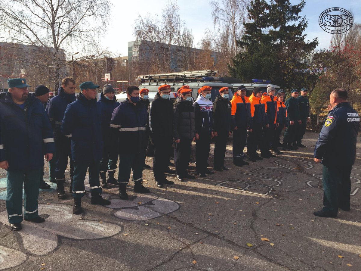 RUOR_org's tweet photo. Ульяновск: На территории средней школы №66, которая включает в себя кадетские классы высадили «Аллею кадетов».

Участниками стали спасатели РОССОЮЗСПАСа и МБУ «Управление гражданской защиты» , а также курсанты колледжа ГМС и кадеты учебного заведения. https://t.co/8L5hyBayg8