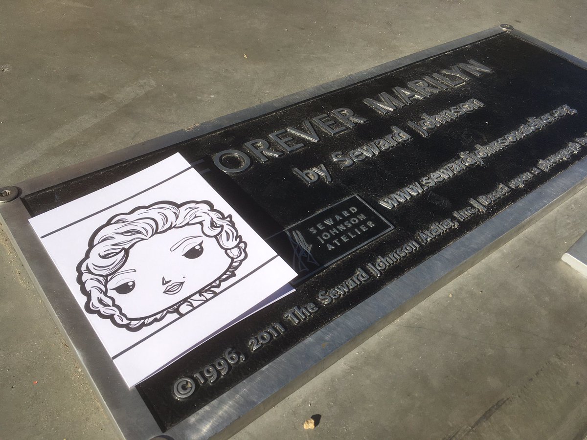 zeolee3's tweet photo. My doodle with Marilyn Monroe giant statue designed by #sewardjohnson π΄π
#funko #marilynmonroe #forevermarilyn #palmsprings #marilynmonroefunko #funkodoodle https://t.co/PkUFcEusxI