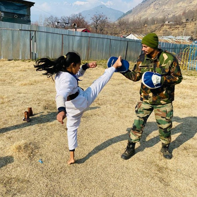 KhushhalRamban's tweet photo. What Hurts You Today, Makes You Stronger Tomorrow.
#IndianArmy nurturing a Kashmiri girl to make her future strong.#indiancricket #JammuAndKashmir #indianarmyforawam #DisneyPlusDay #Jacksoff #fixing #Kosovo #LittleMix https://t.co/4v7yj0A3Xz