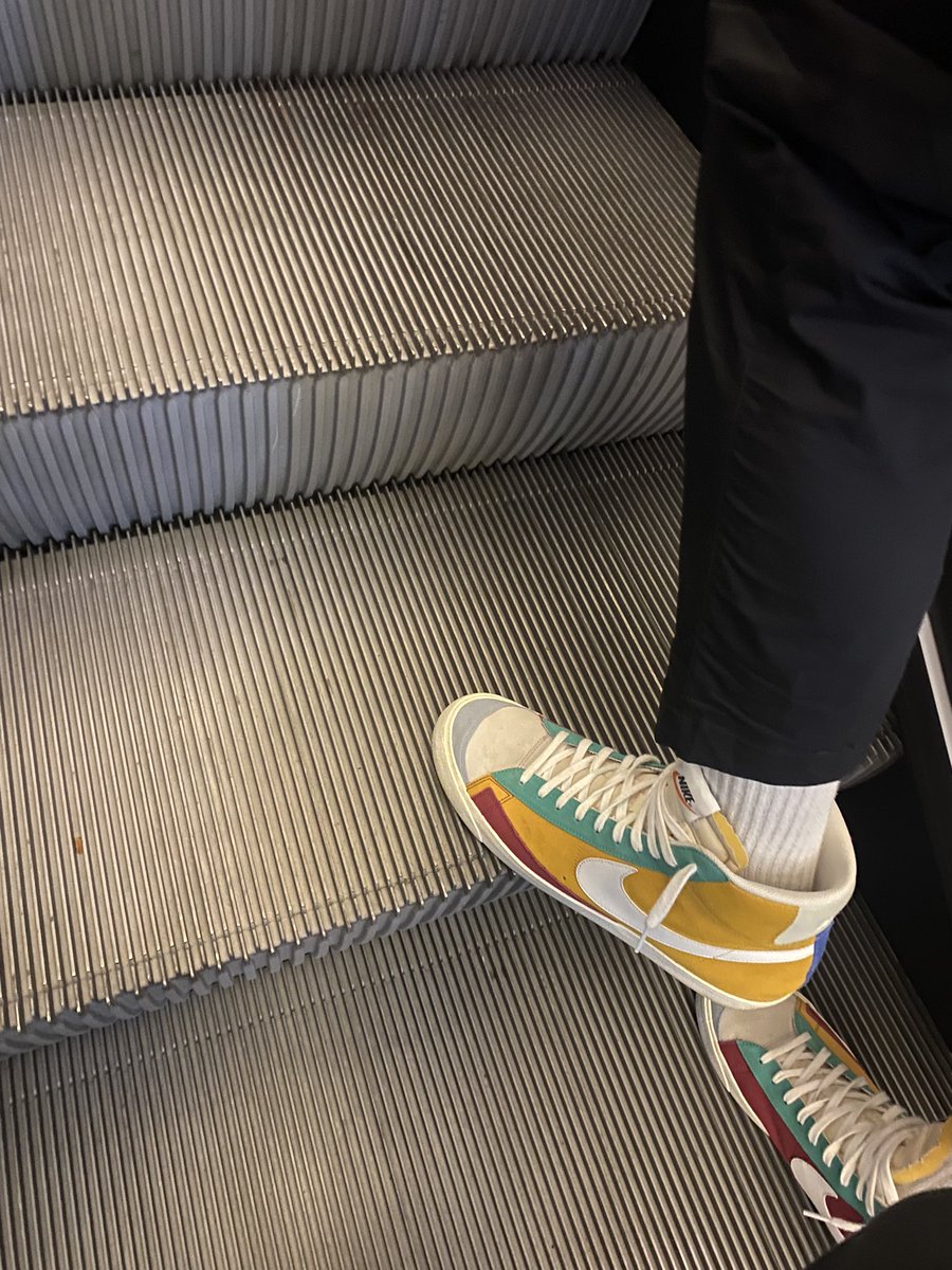 AlecMoens's tweet photo. @HB_Jer Update: got his laces stuck in the escalator https://t.co/JYZkwaxgoZ