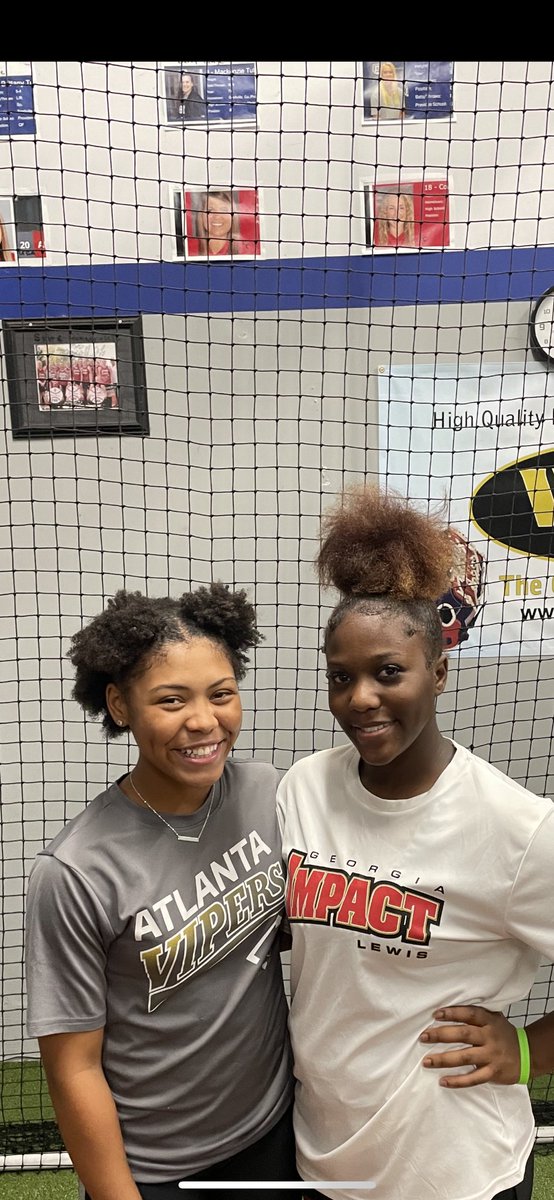Shout out to our <a href="/AuburnSoftball/">Auburn Softball</a>  commits ….putting in the work tonight on the simulator ….<a href="/Thalia11Martin/">Thalia Martin</a> <a href="/KylaStroud/">Kyla Stroud</a> 🥎💪